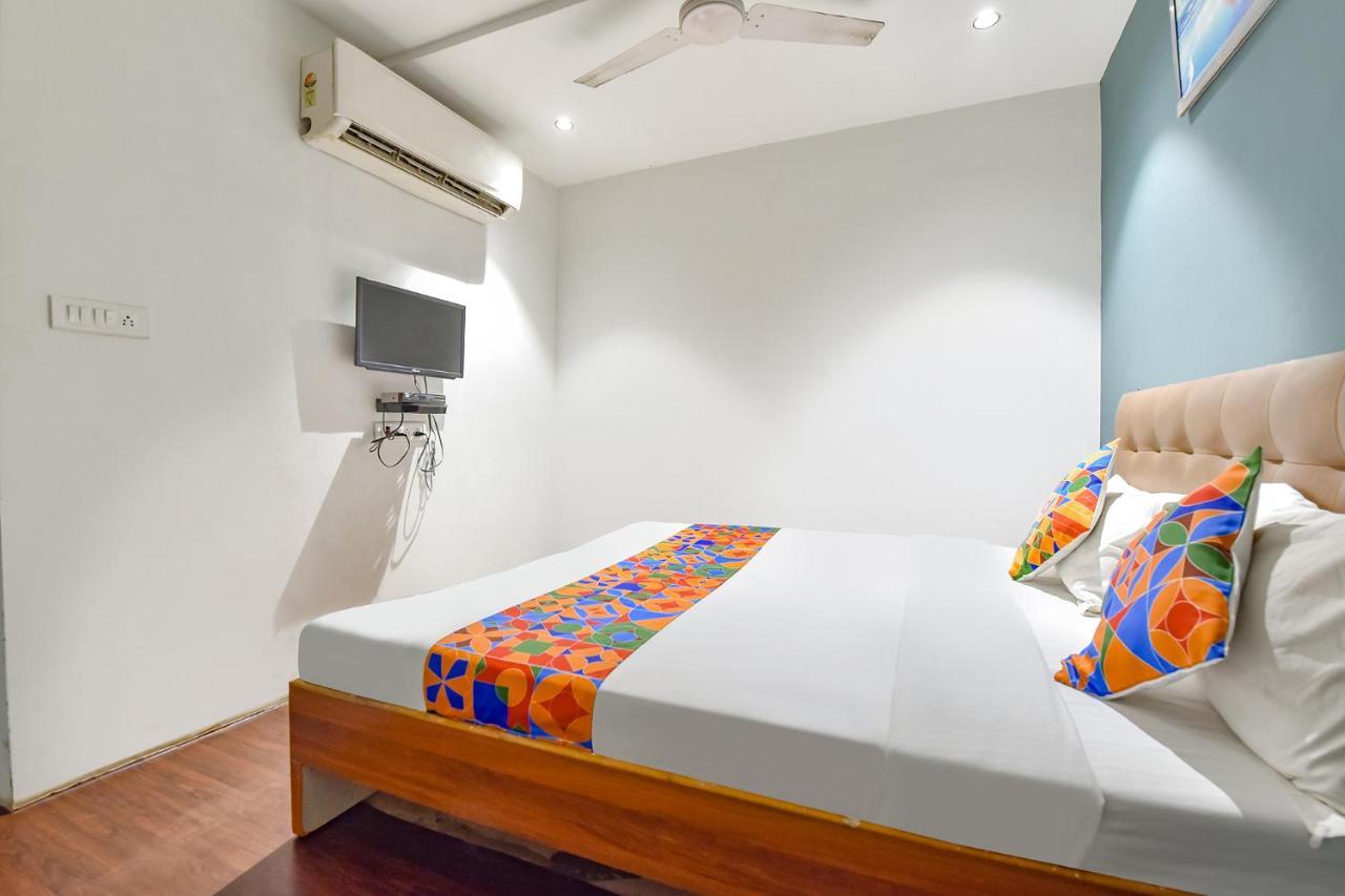 Fabhotel Nidhivan, Udhna Junction Surat Exterior photo