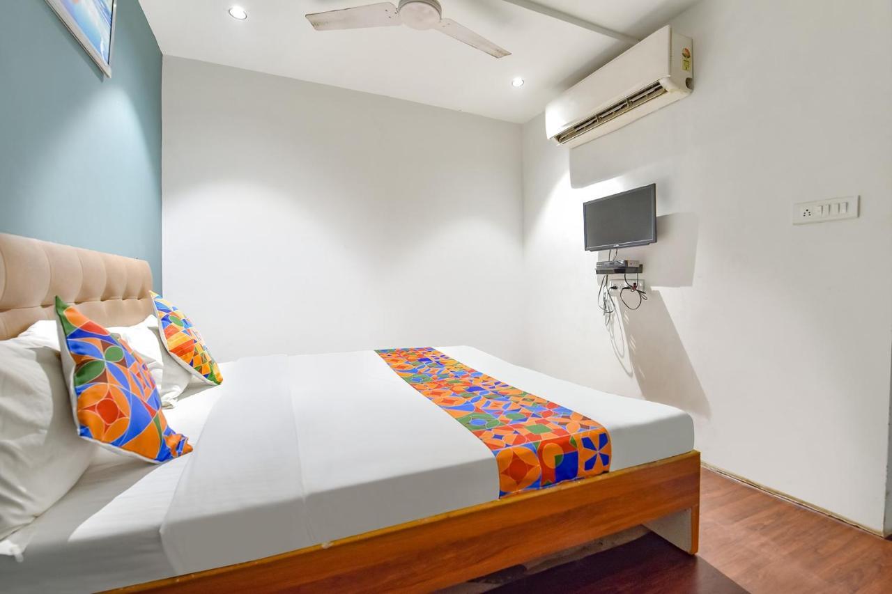 Fabhotel Nidhivan, Udhna Junction Surat Exterior photo